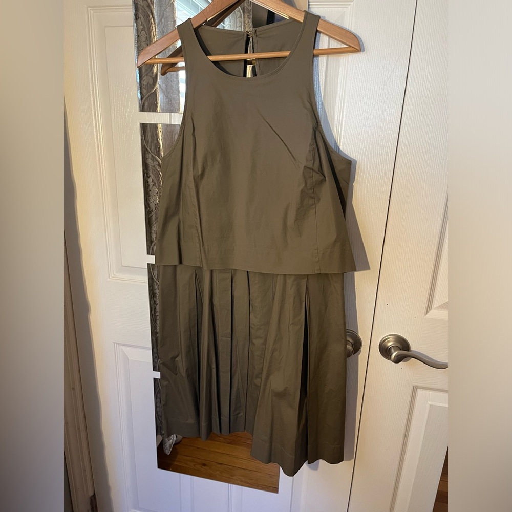 Pleaded sleeveless Dress